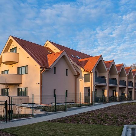 Kistuecsoek Food & Room Balatonszárszó Eksteriør billede