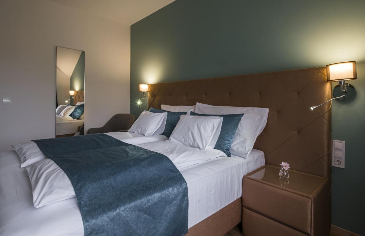 Kistuecsoek Food & Room Balatonszárszó Eksteriør billede