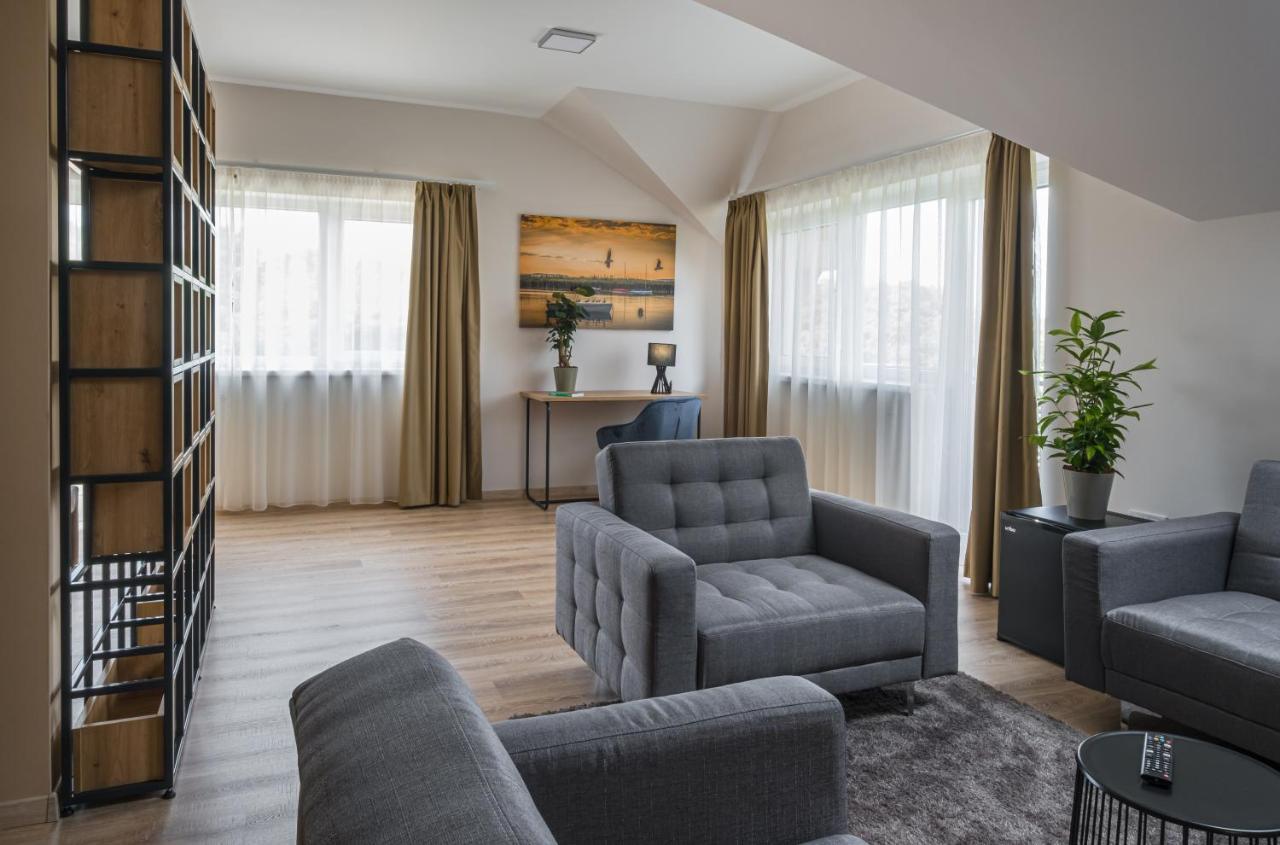 Kistuecsoek Food & Room Balatonszárszó Eksteriør billede