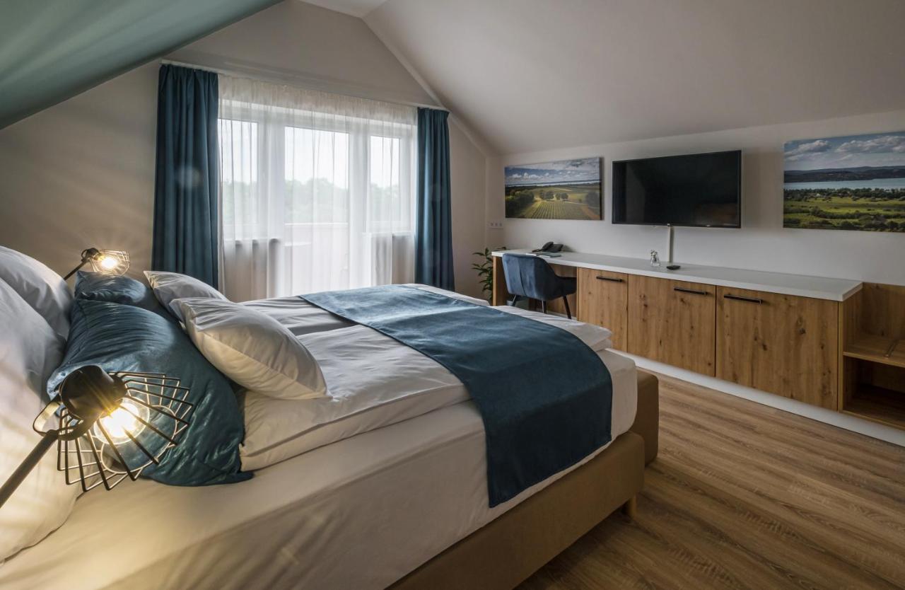 Kistuecsoek Food & Room Balatonszárszó Eksteriør billede