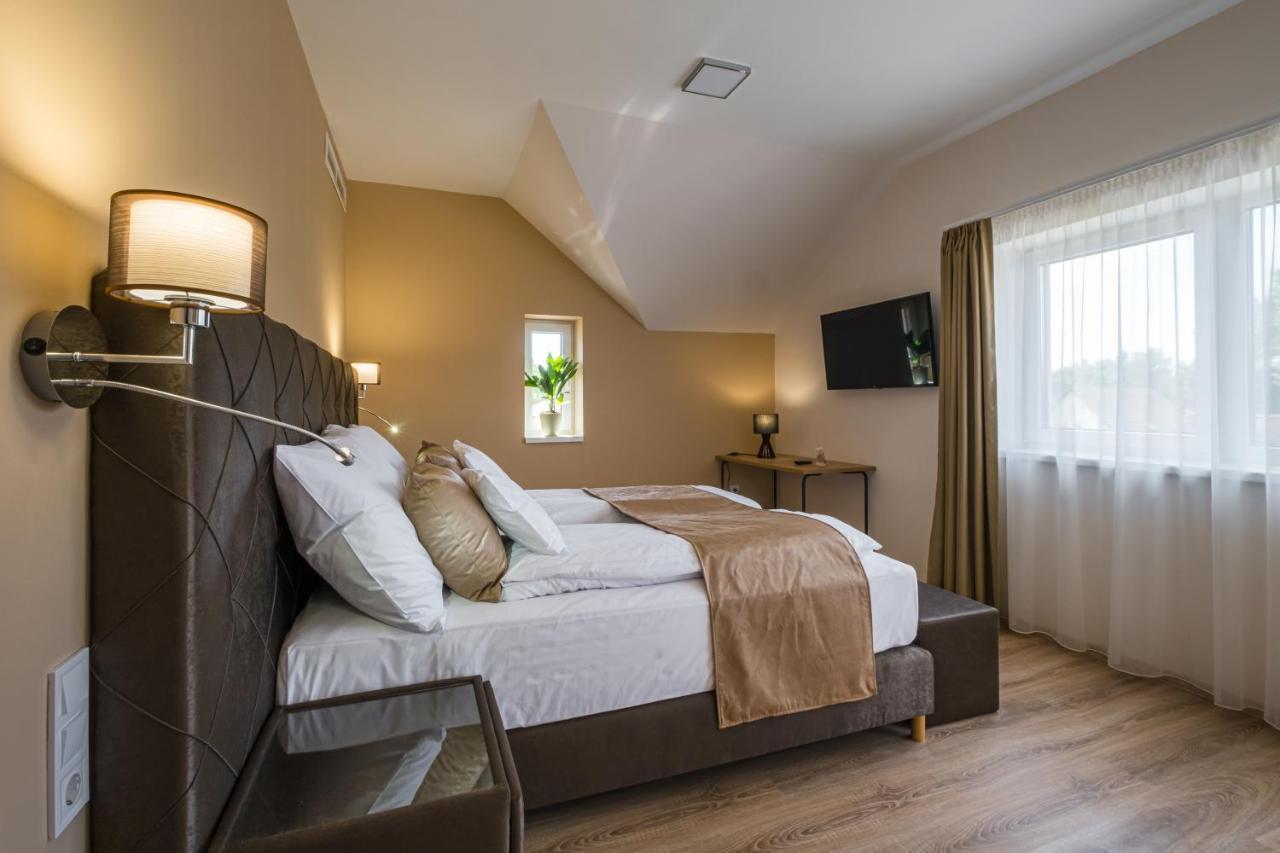 Kistuecsoek Food & Room Balatonszárszó Eksteriør billede