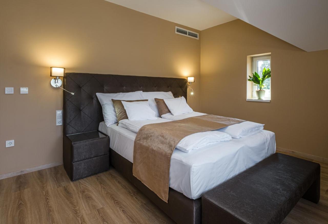 Kistuecsoek Food & Room Balatonszárszó Eksteriør billede