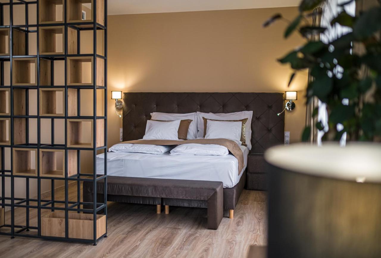 Kistuecsoek Food & Room Balatonszárszó Eksteriør billede