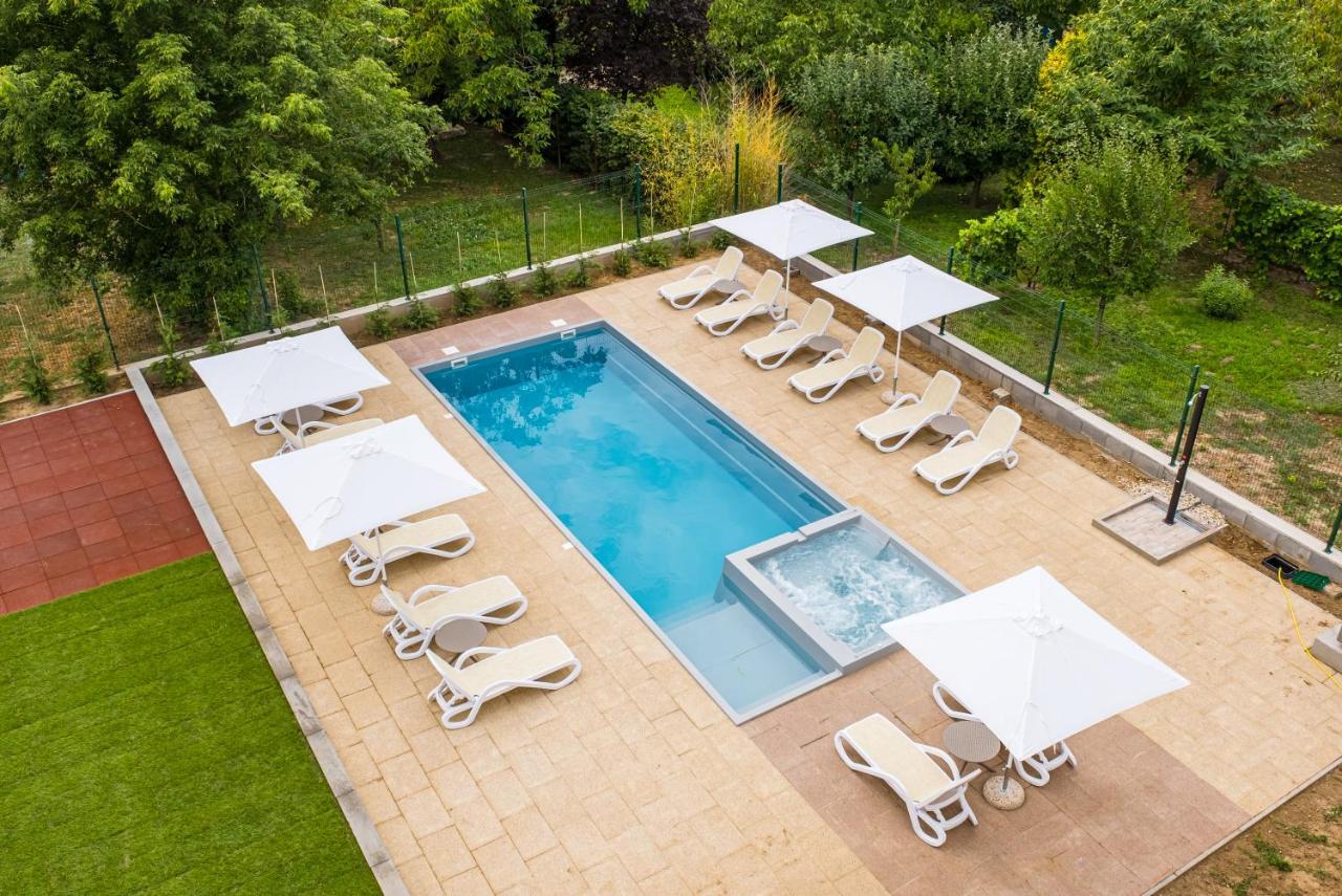 Kistuecsoek Food & Room Balatonszárszó Eksteriør billede