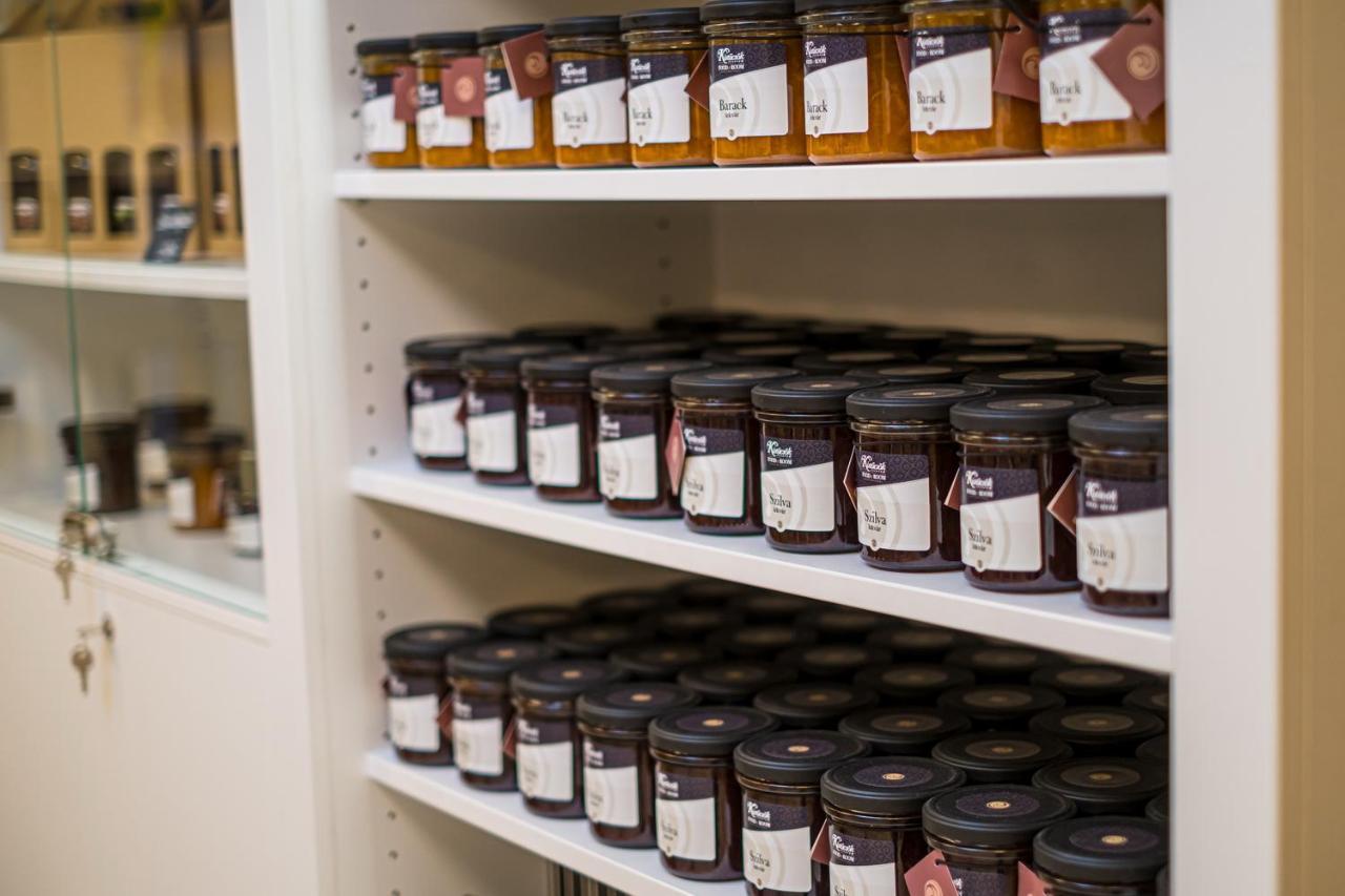 Kistuecsoek Food & Room Balatonszárszó Eksteriør billede