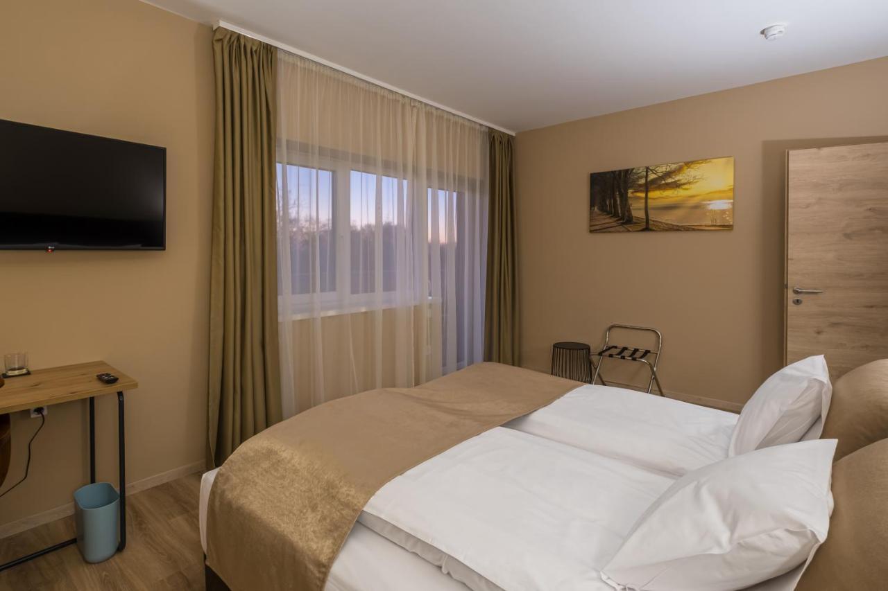 Kistuecsoek Food & Room Balatonszárszó Eksteriør billede