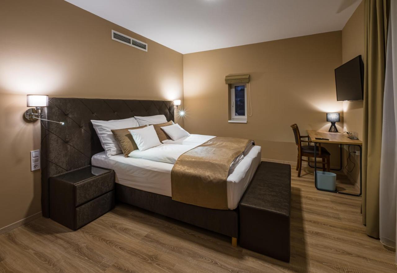 Kistuecsoek Food & Room Balatonszárszó Eksteriør billede