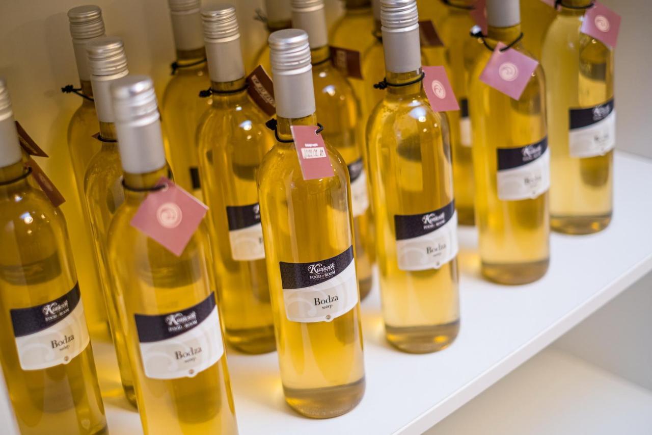 Kistuecsoek Food & Room Balatonszárszó Eksteriør billede