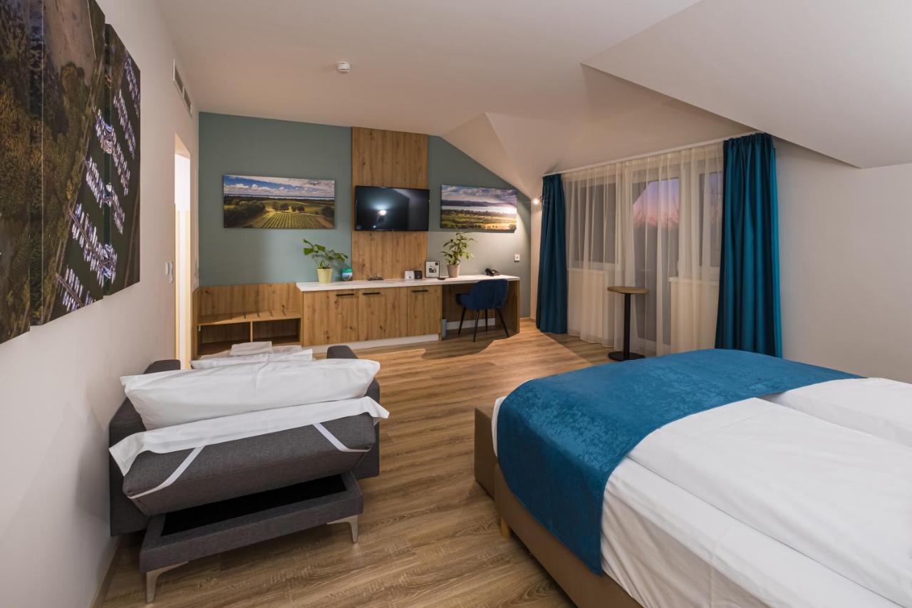 Kistuecsoek Food & Room Balatonszárszó Eksteriør billede