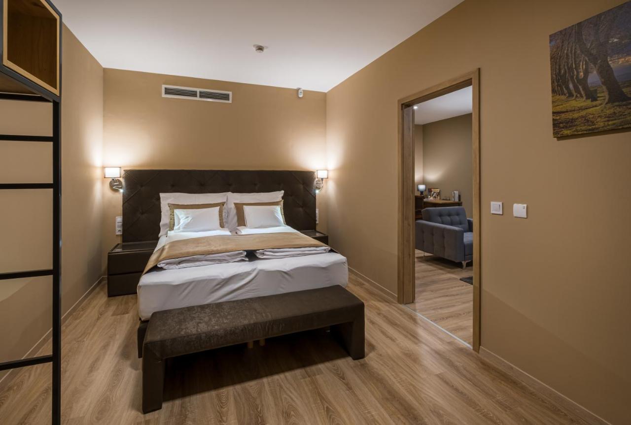 Kistuecsoek Food & Room Balatonszárszó Eksteriør billede